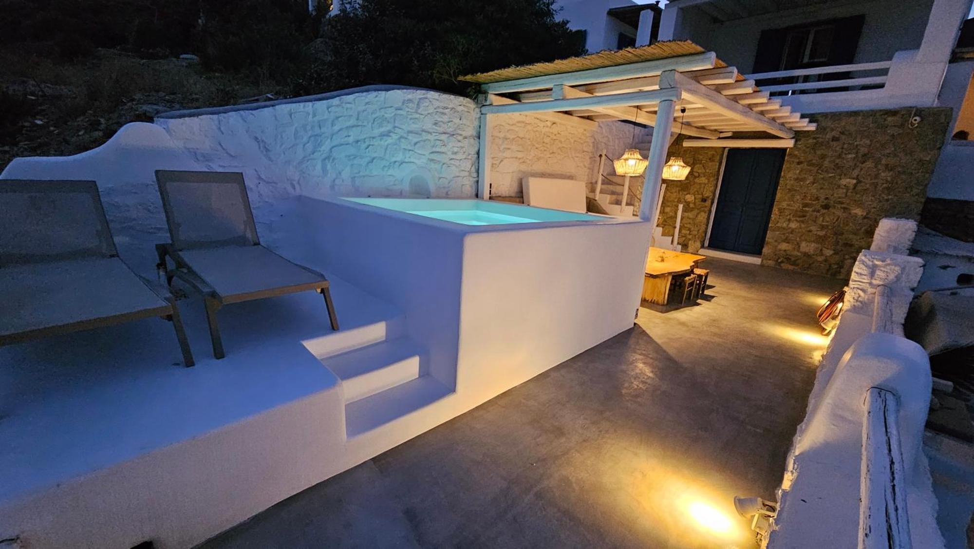 Chronos With Private Pool Villa *